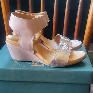 Bueno pale pink and metallic wedge sandal 39